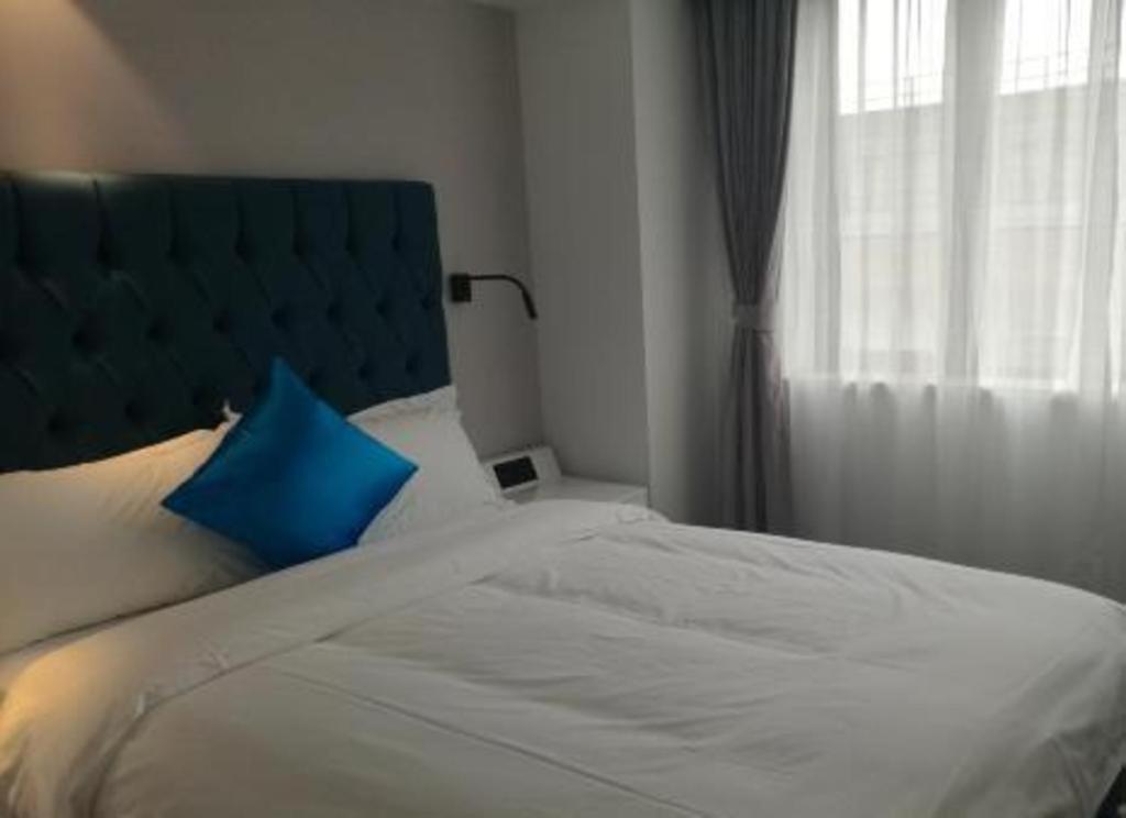 Jinchen Hotel 3*
